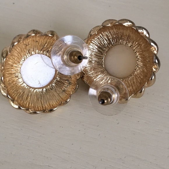 Gold Faux Pearl Pierced Earrings - Picture 2 of 8